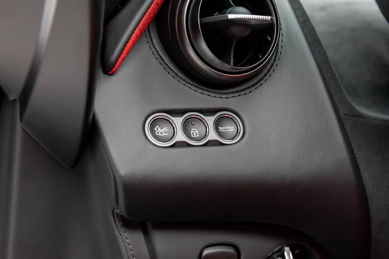 2026 McLaren 750S Base