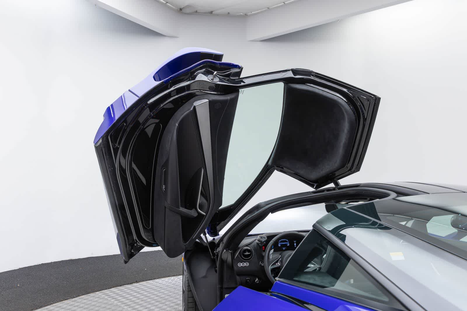 2027 McLaren 750S Base
