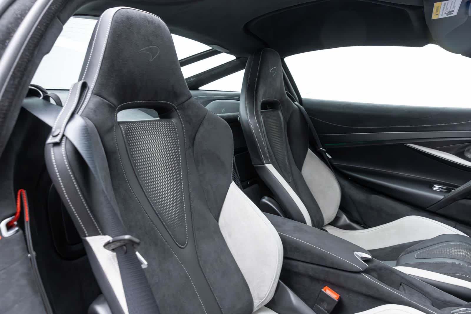 2027 McLaren 750S Base