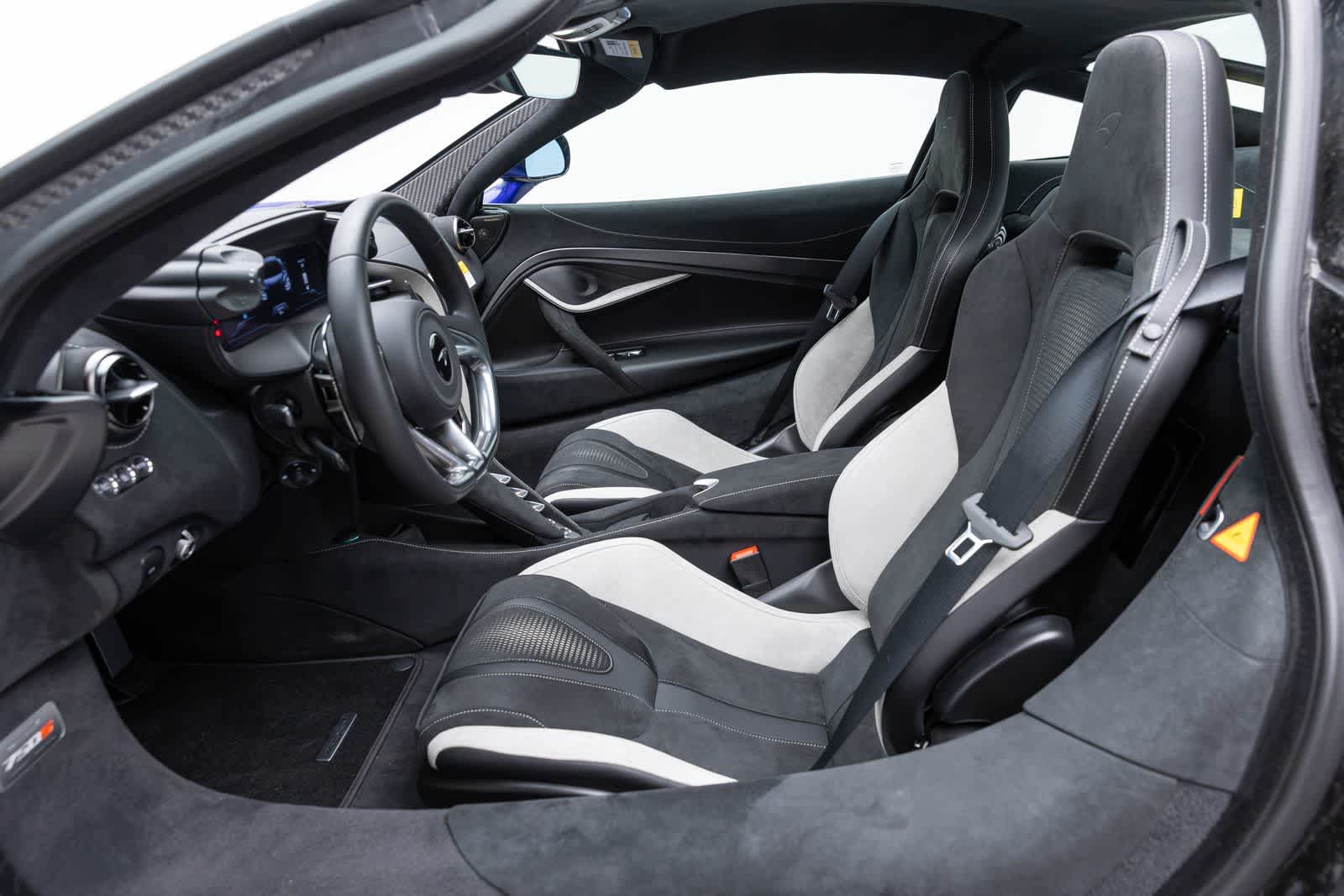 2027 McLaren 750S Base