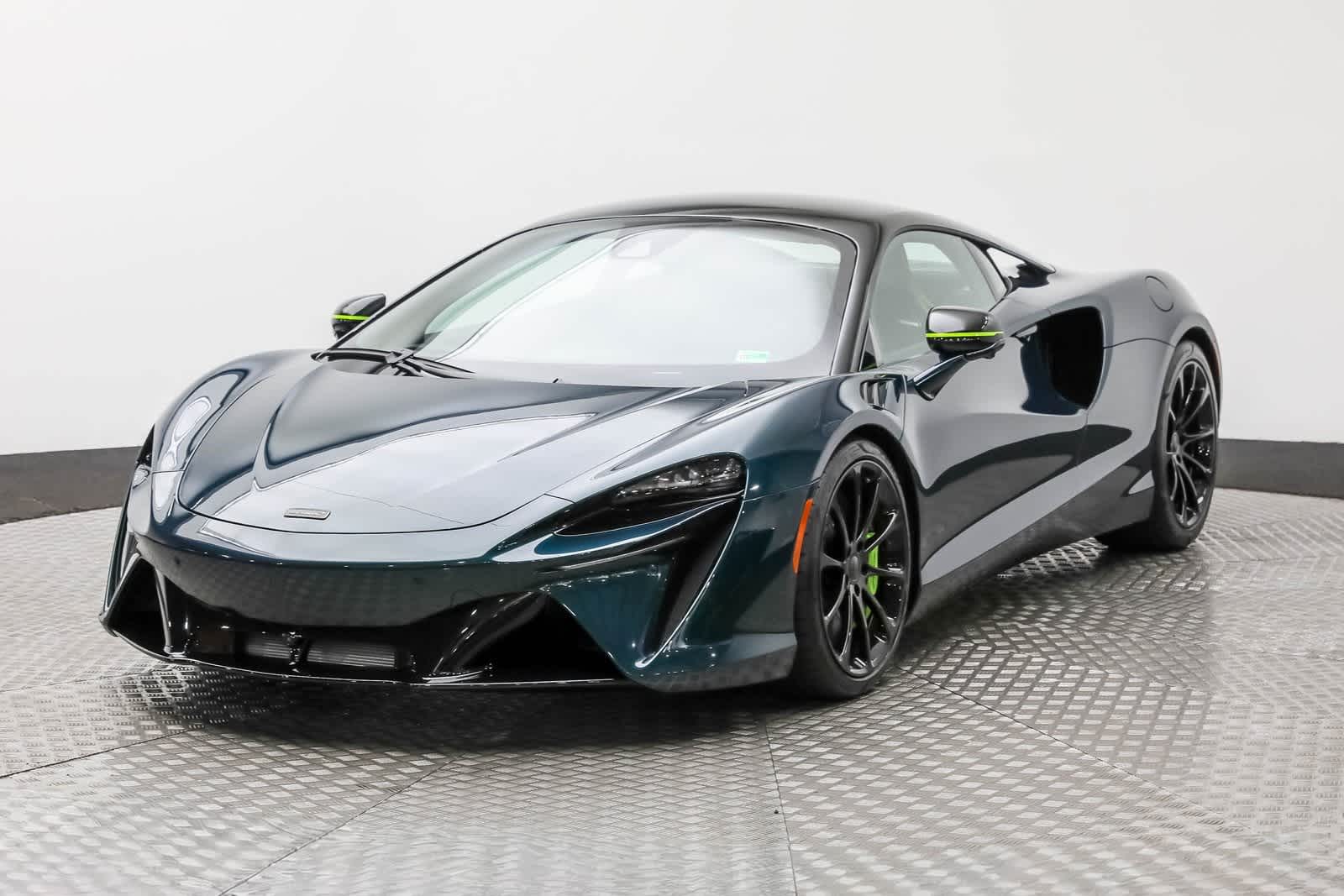 2026 McLaren Artura Base