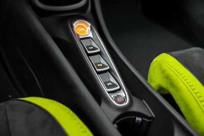 2026 McLaren Artura Base