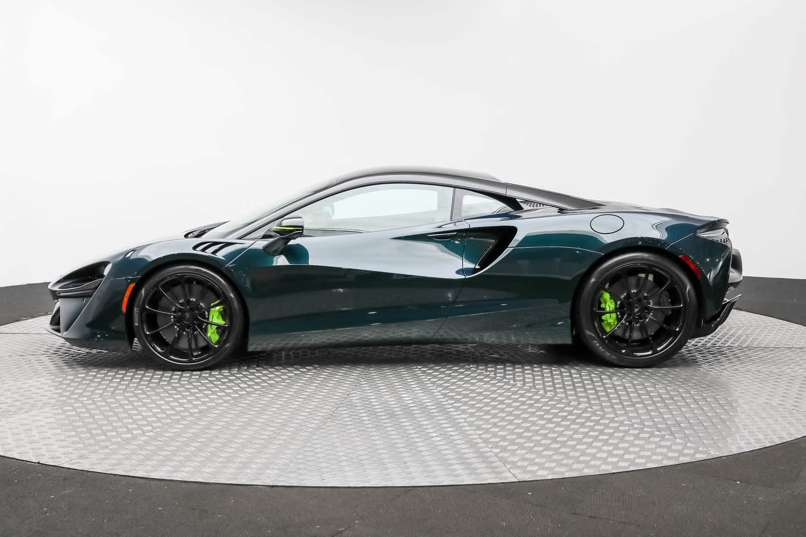 2026 McLaren Artura Base