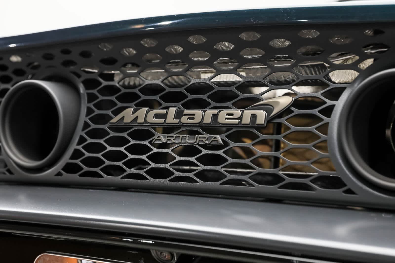 2026 McLaren Artura Base