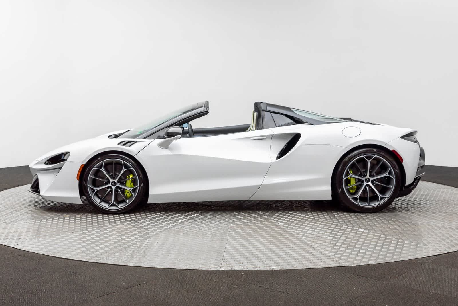 2026 McLaren Artura Spider