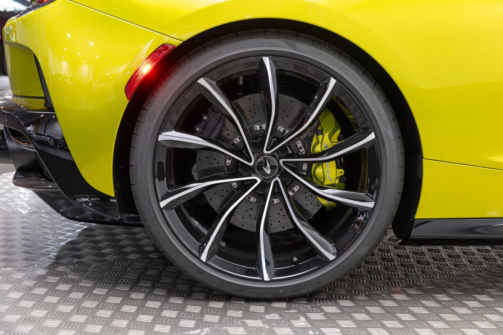 2027 McLaren GTS Base