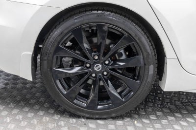 2021 Nissan Maxima SR
