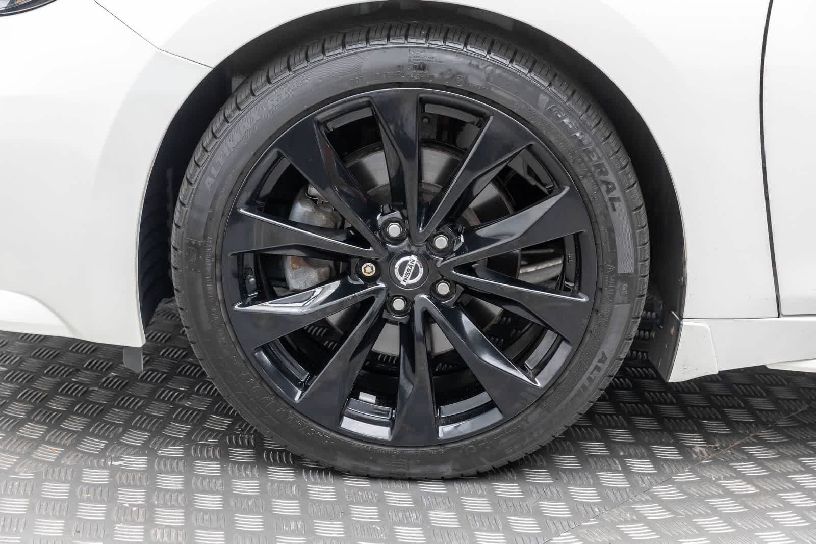 2021 Nissan Maxima SR