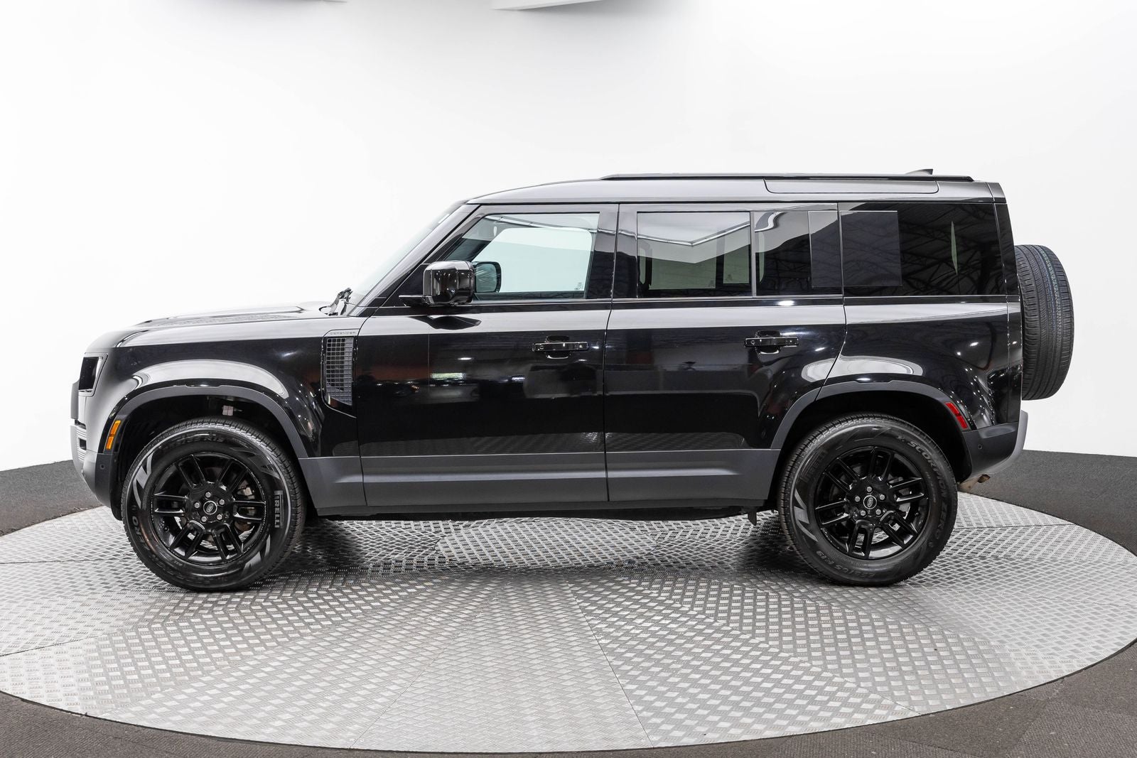 2025 Land Rover Defender S