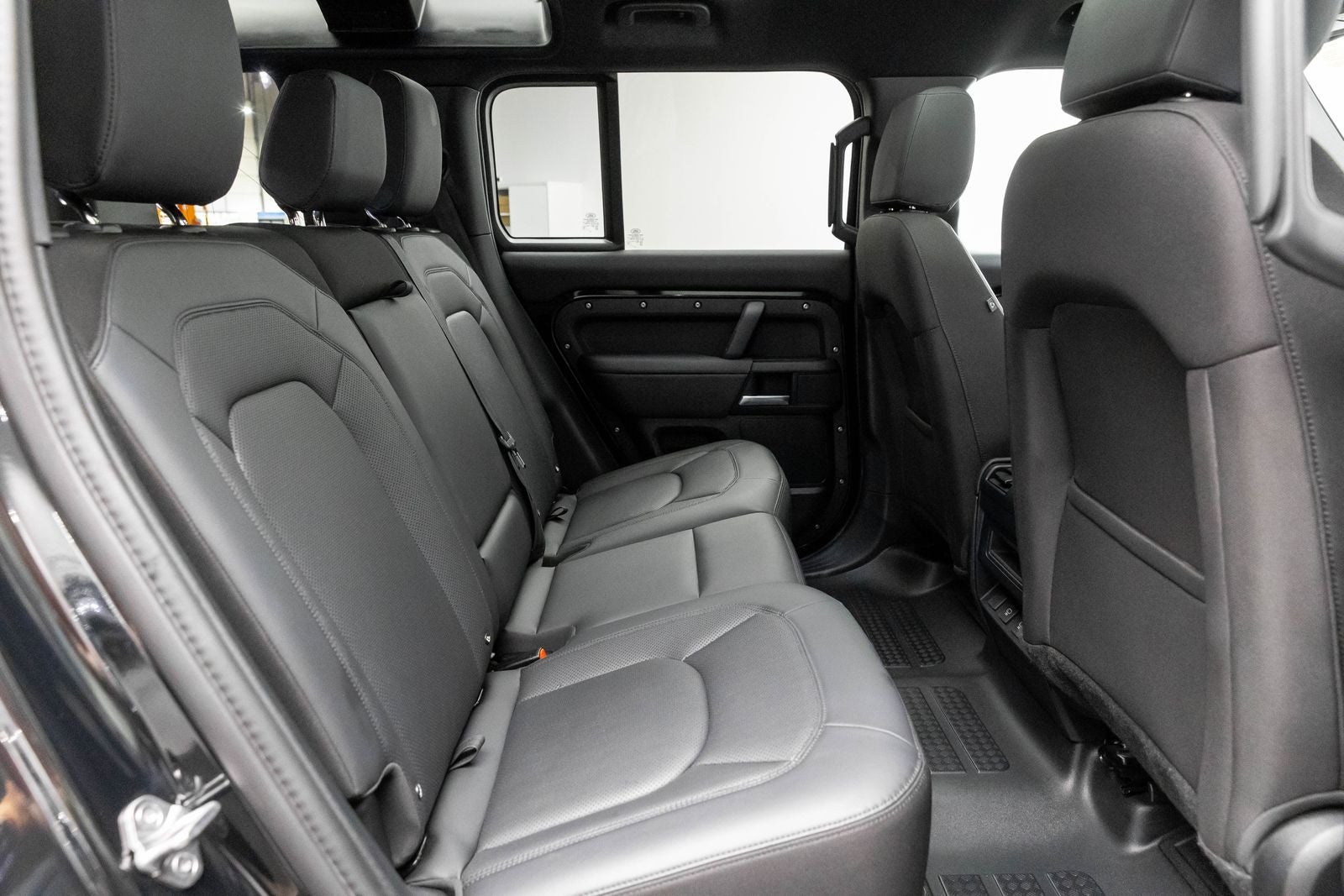 2025 Land Rover Defender S