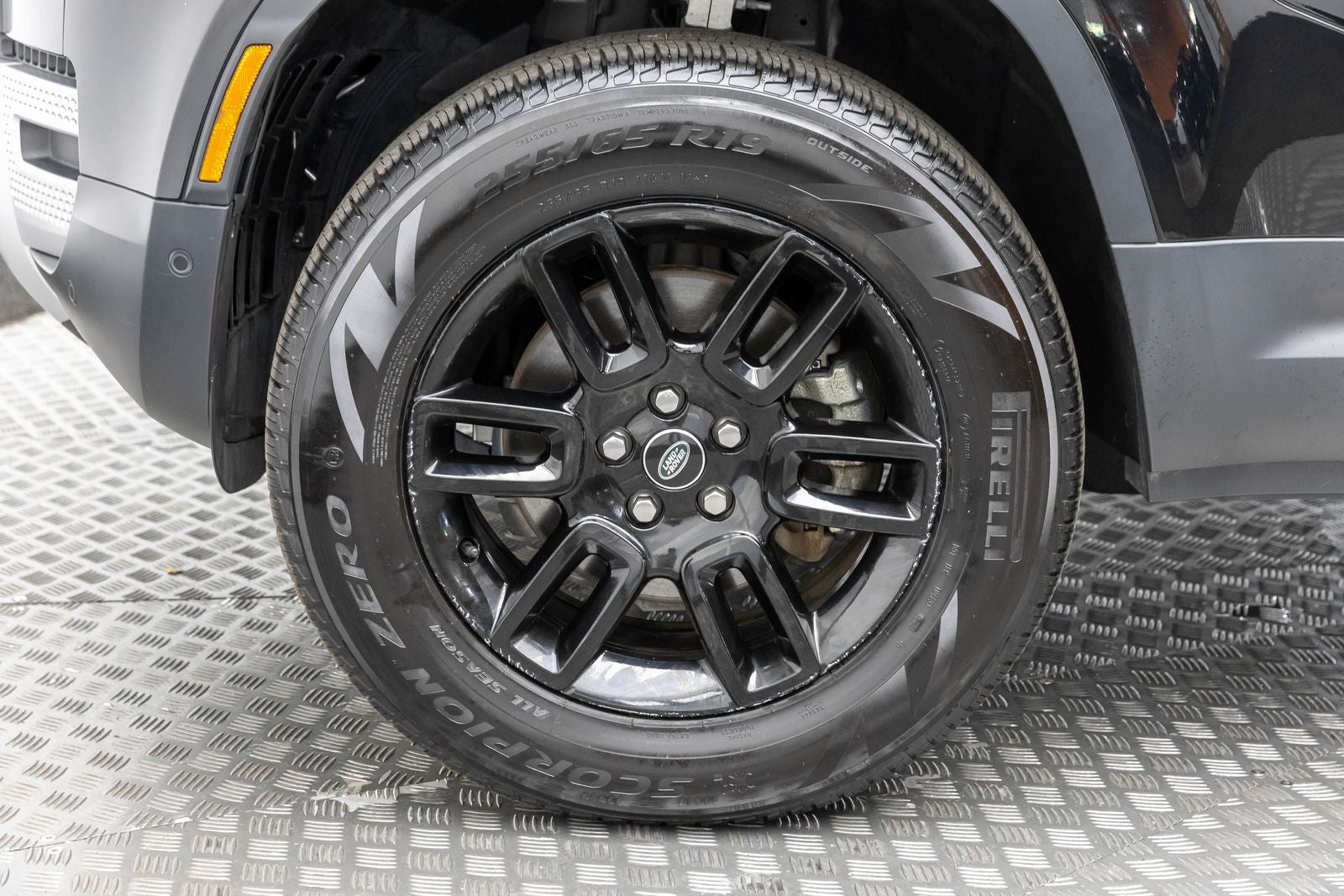 2025 Land Rover Defender S