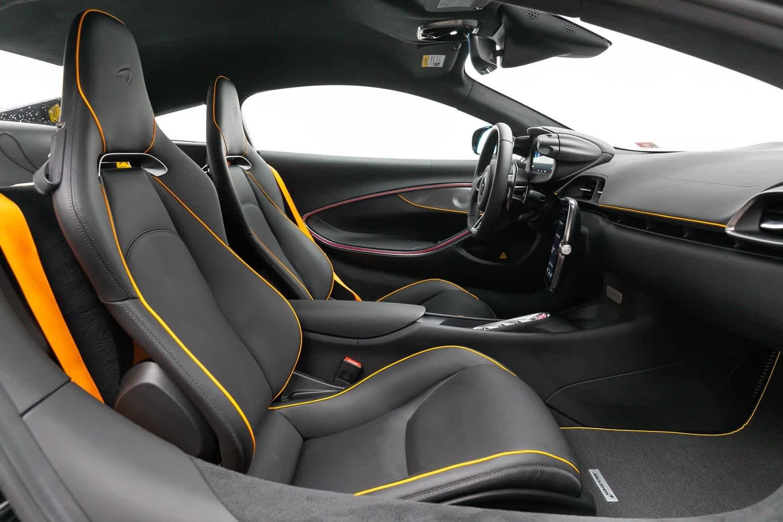 2023 McLaren Artura Coupe