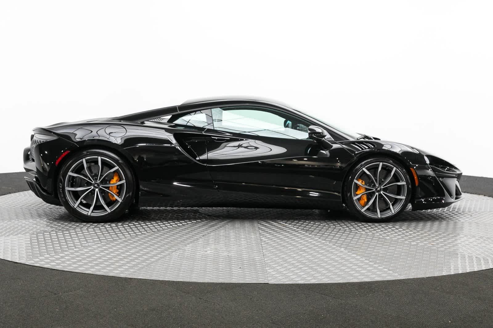 2023 McLaren Artura Coupe