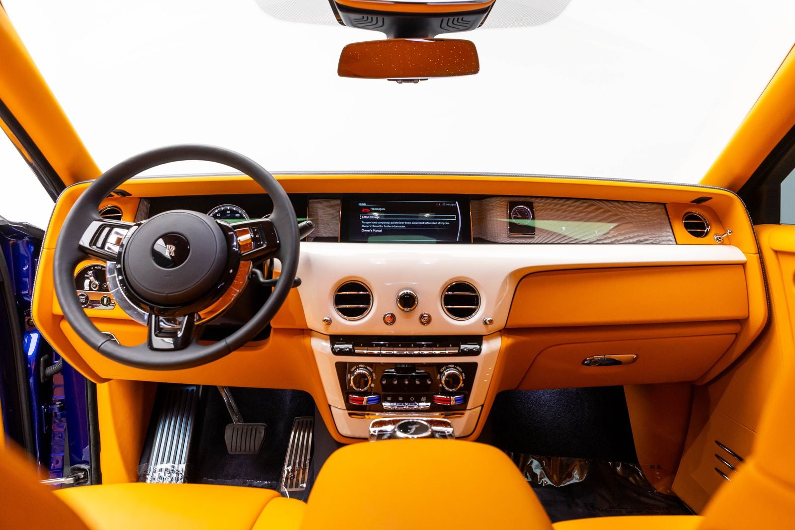 2023 Rolls-Royce Phantom Sedan