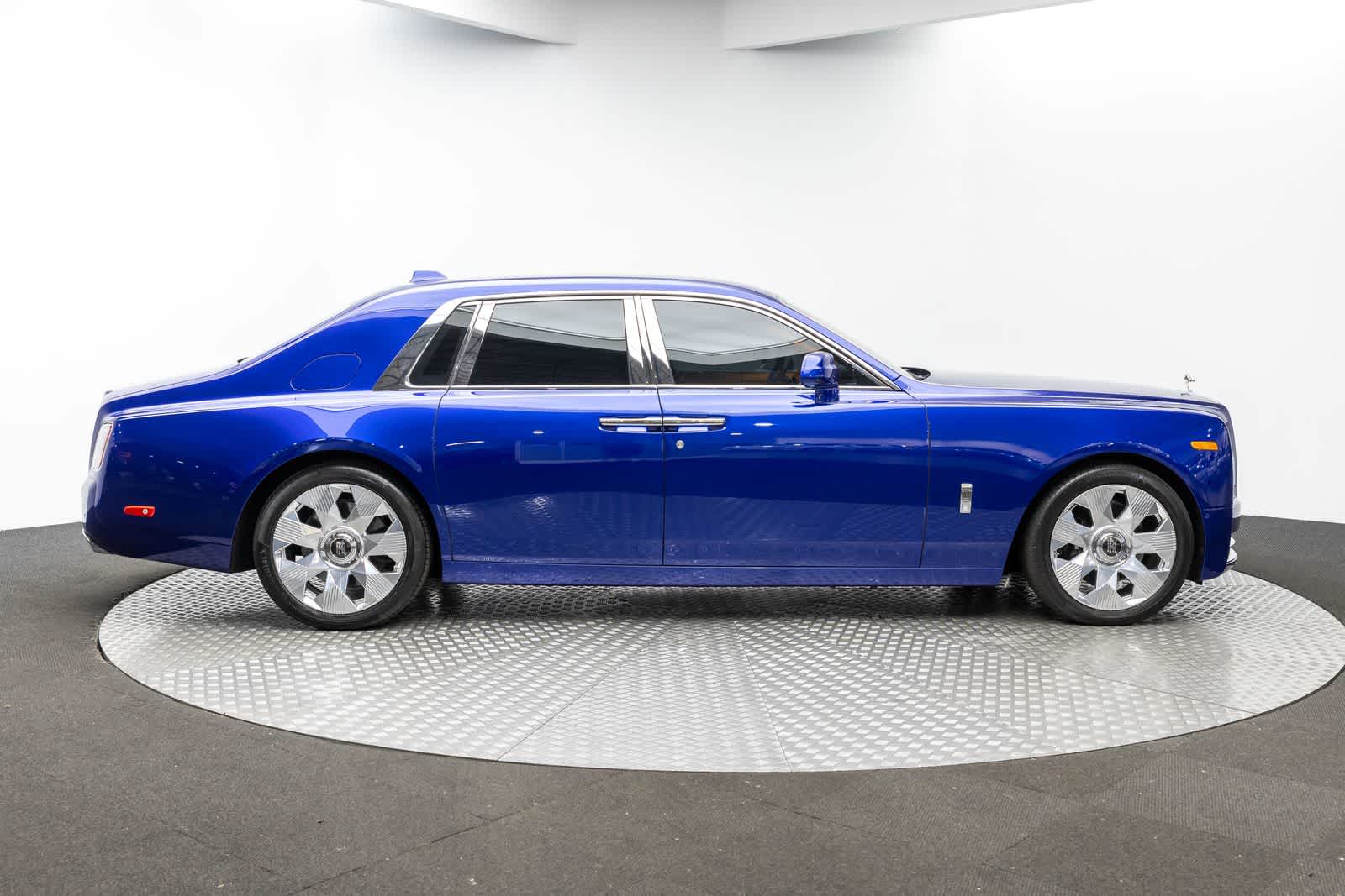 2023 Rolls-Royce Phantom Sedan