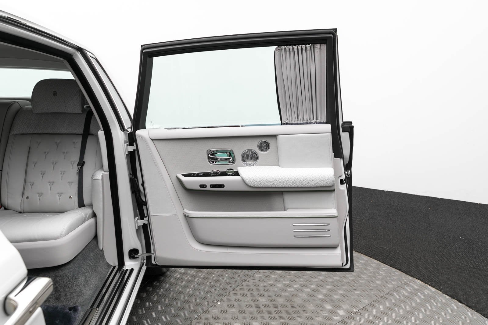 2024 Rolls-Royce Phantom Plantino