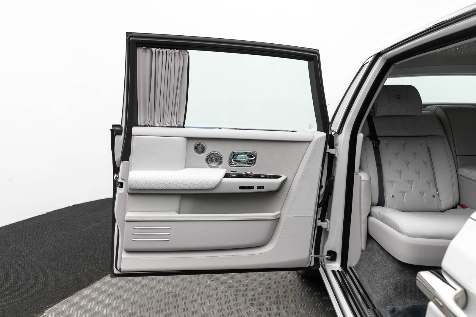 2024 Rolls-Royce Phantom Plantino