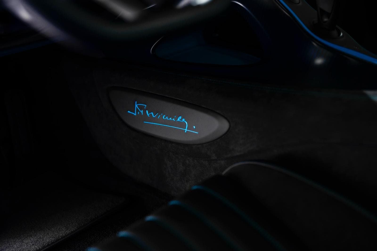 2023 Bugatti Chiron Pure Sport