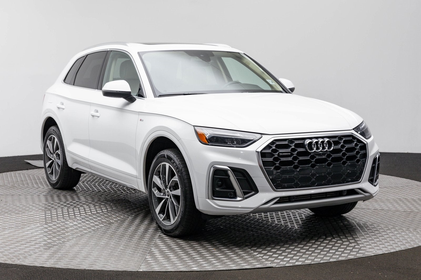 2024 Audi Q5 S line Premium Plus
