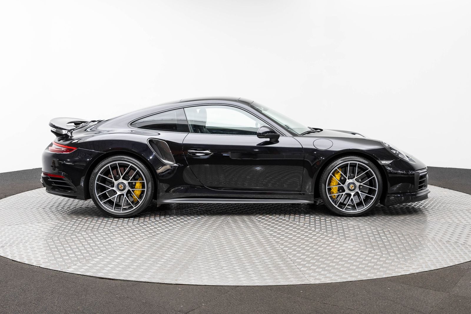 2019 Porsche 911 Turbo S