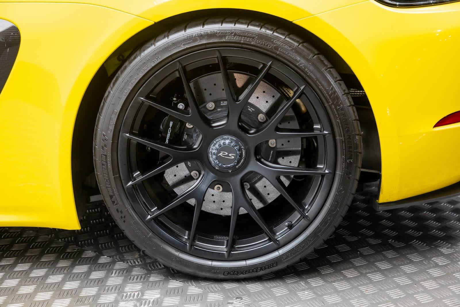 2024 Porsche 718 Cayman GT4 RS