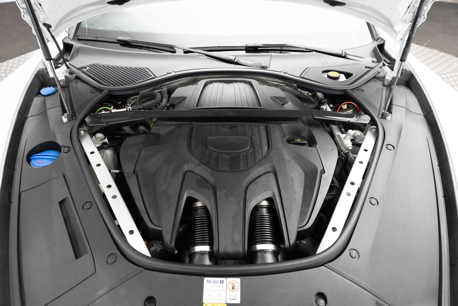 2023 Porsche Panamera 4