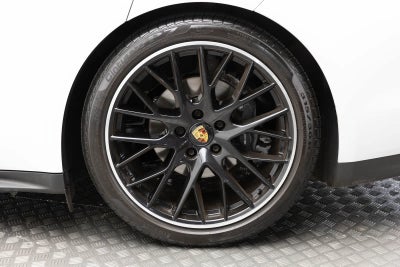 2023 Porsche Panamera 4