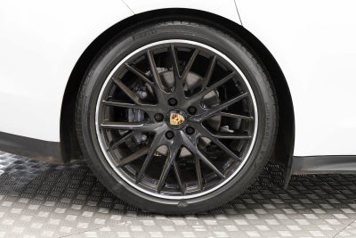 2023 Porsche Panamera 4