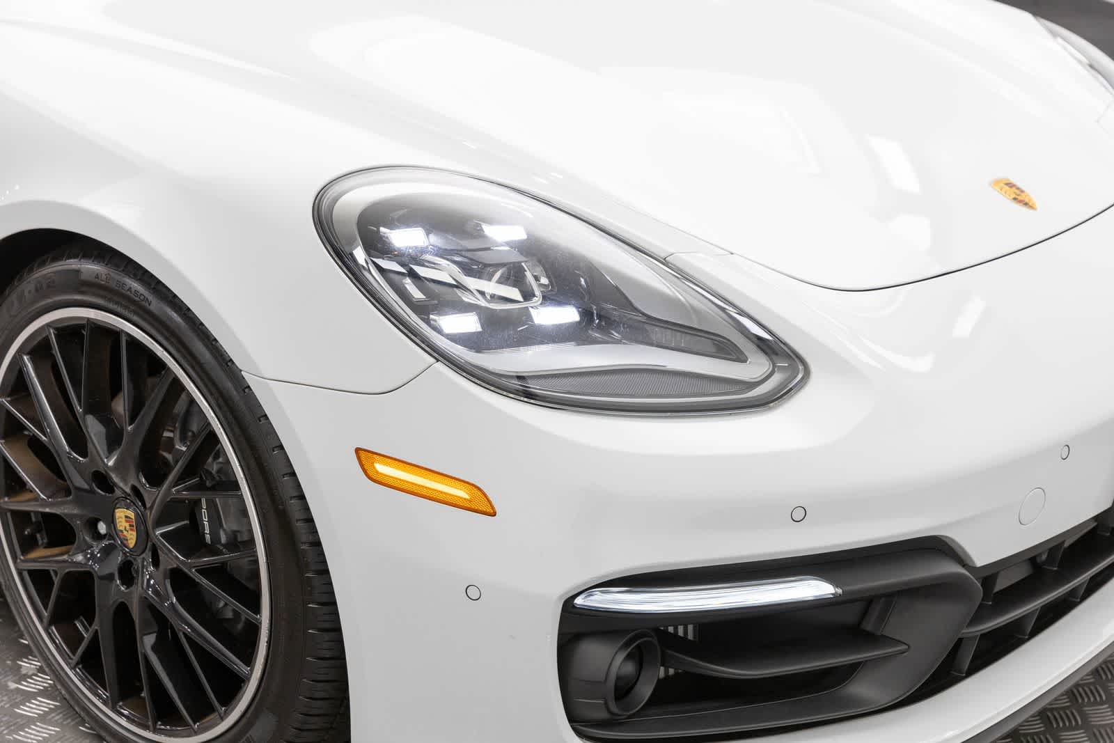 2023 Porsche Panamera 4