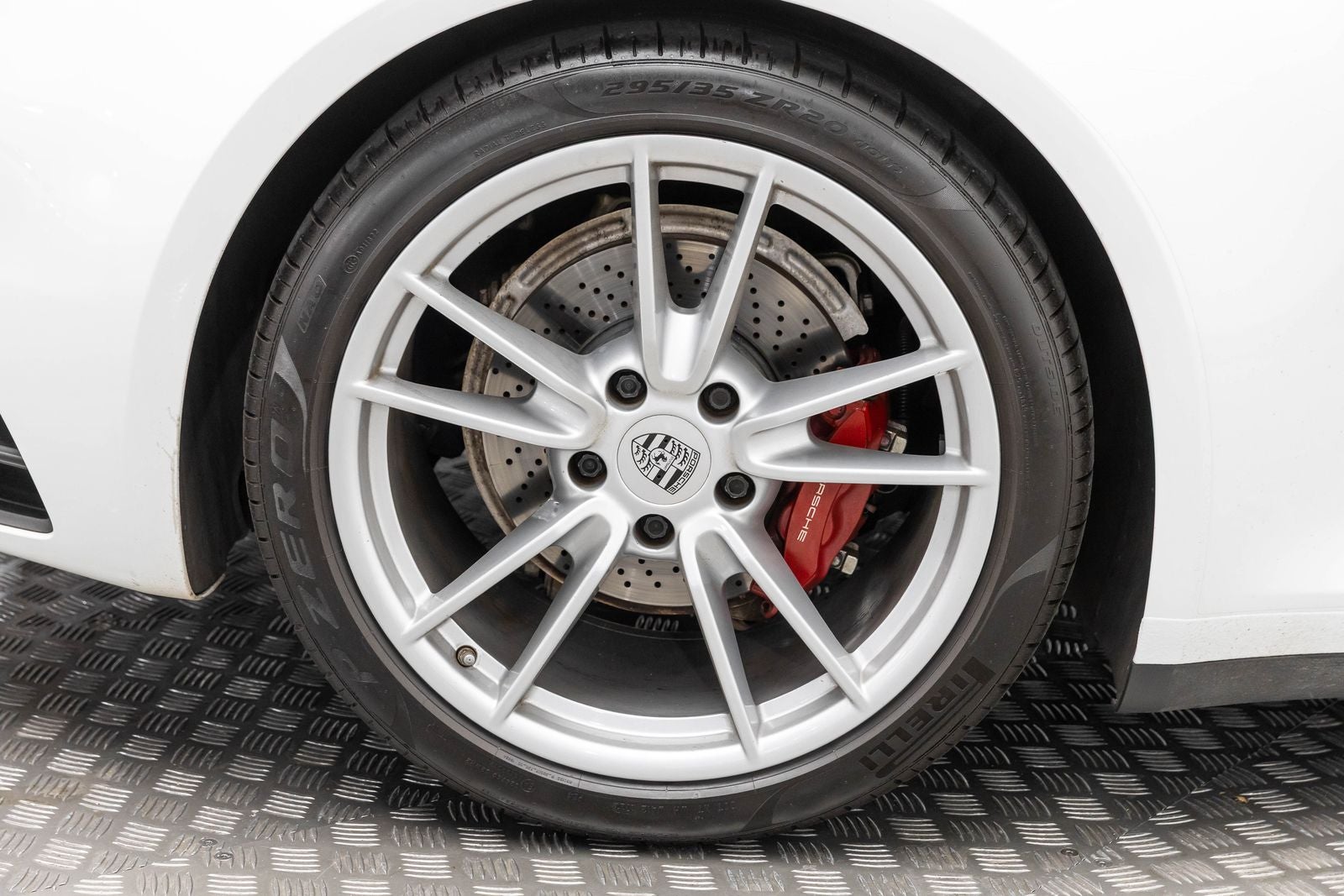 2020 Porsche 911 Carrera