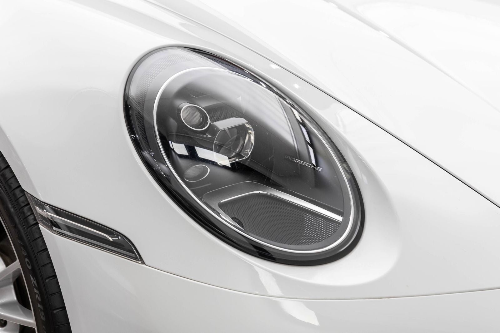 2020 Porsche 911 Carrera