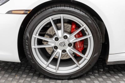 2020 Porsche 911 Carrera