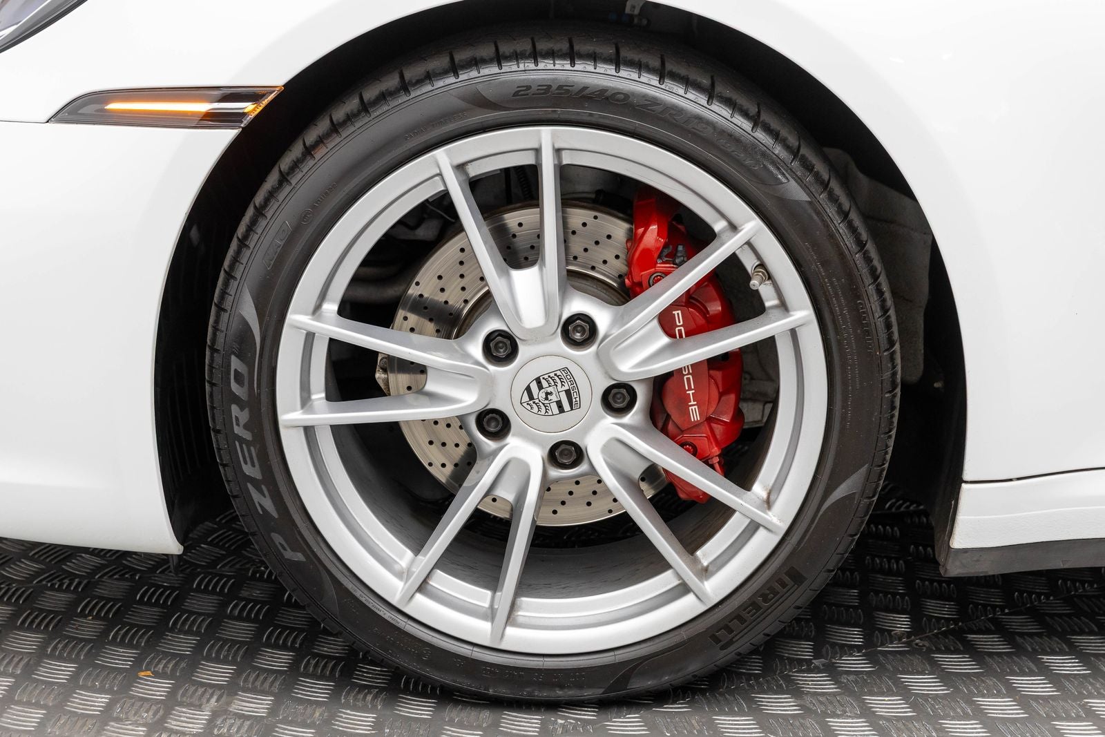 2020 Porsche 911 Carrera