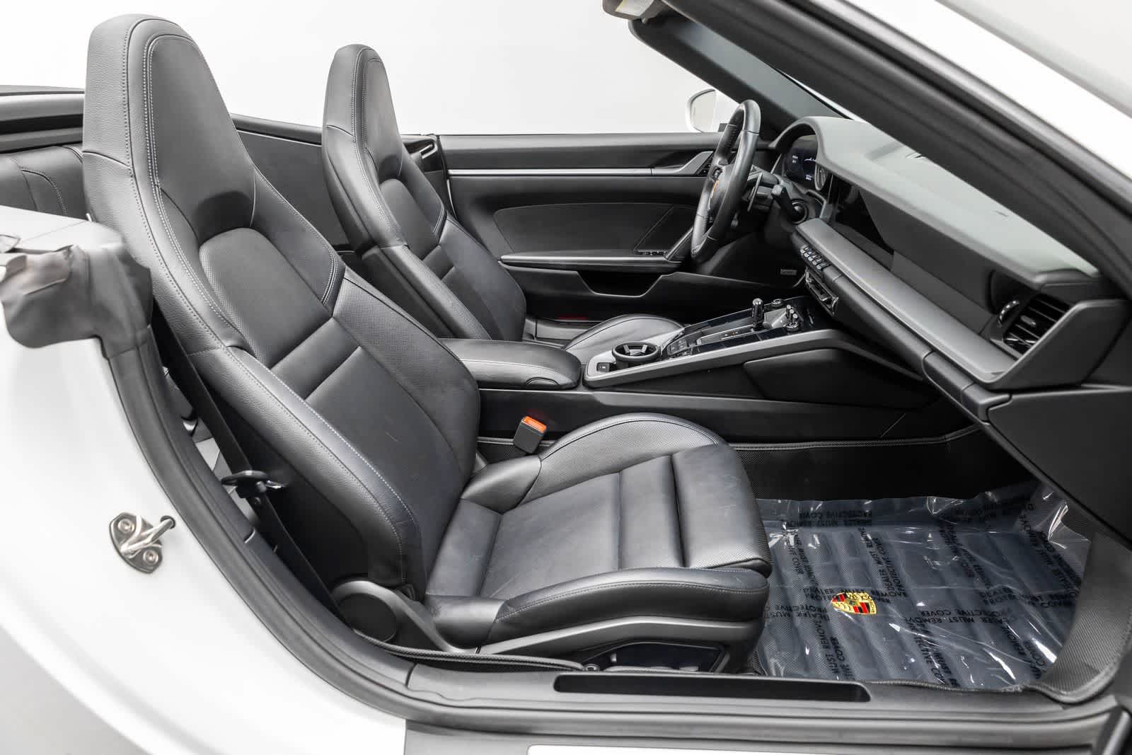2020 Porsche 911 Carrera