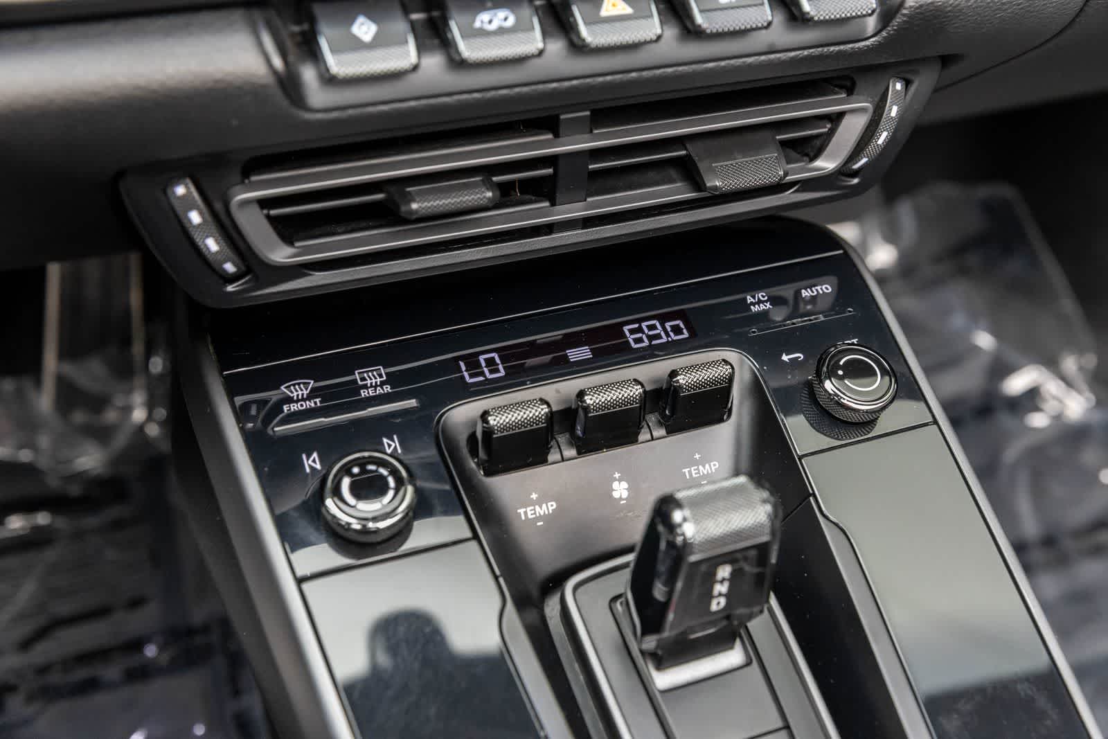 2020 Porsche 911 Carrera