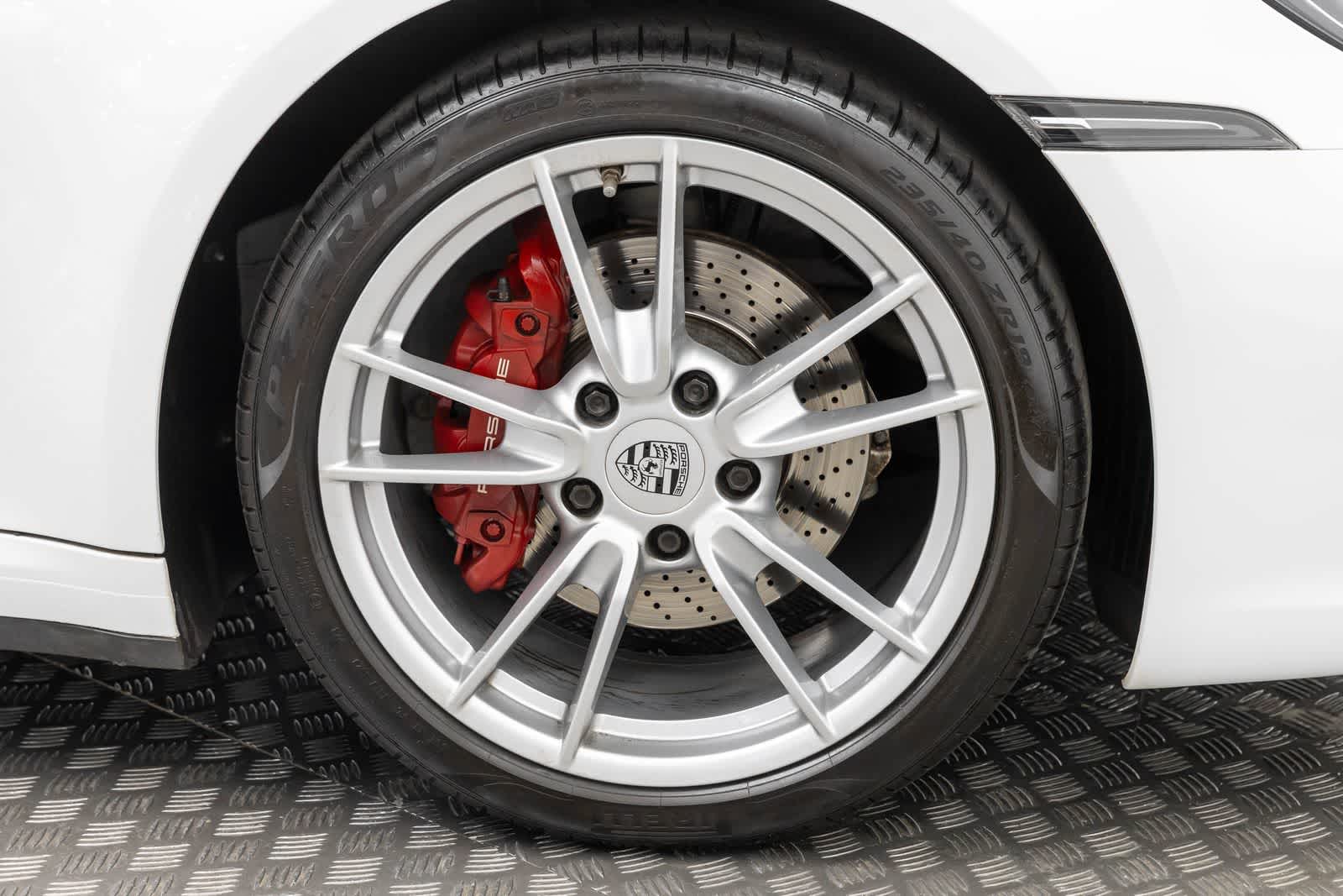 2020 Porsche 911 Carrera
