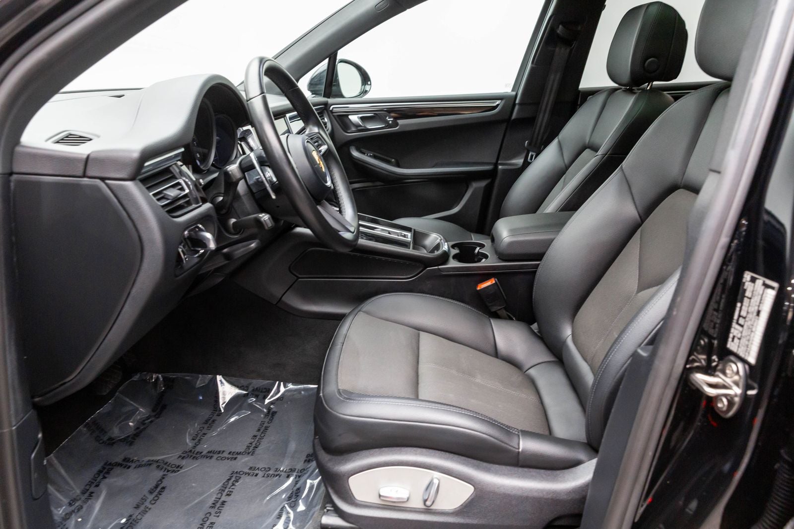 2022 Porsche Macan AWD