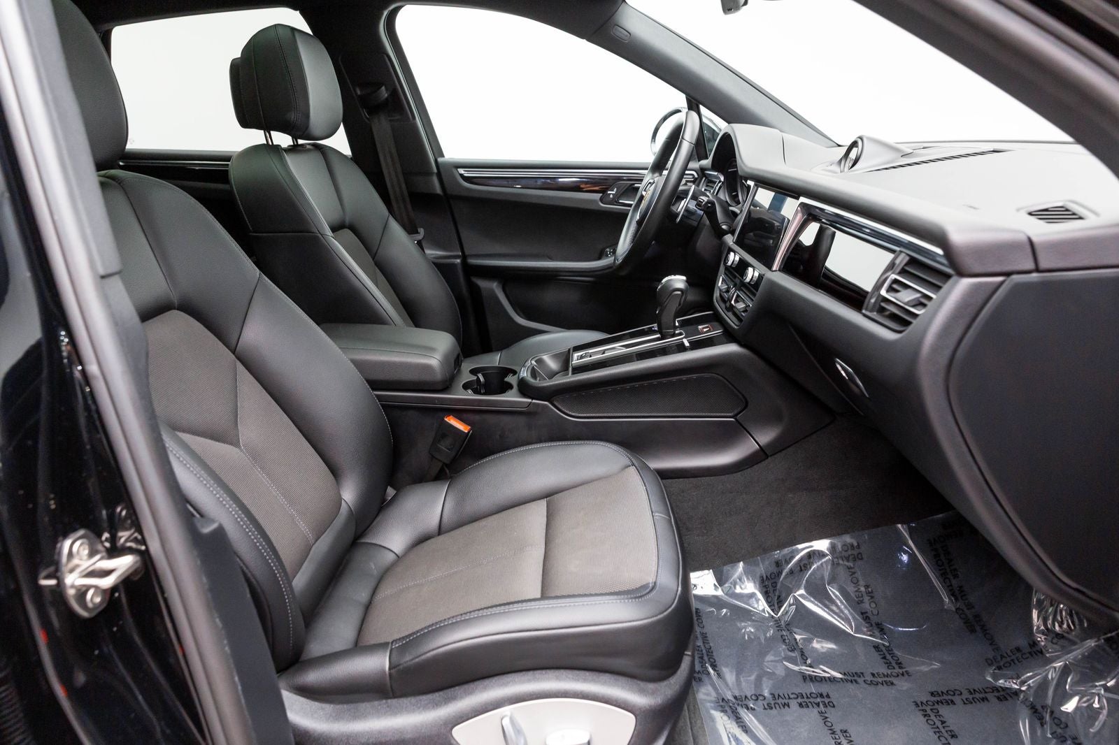 2022 Porsche Macan AWD