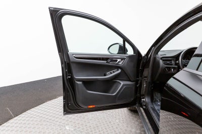 2022 Porsche Macan AWD