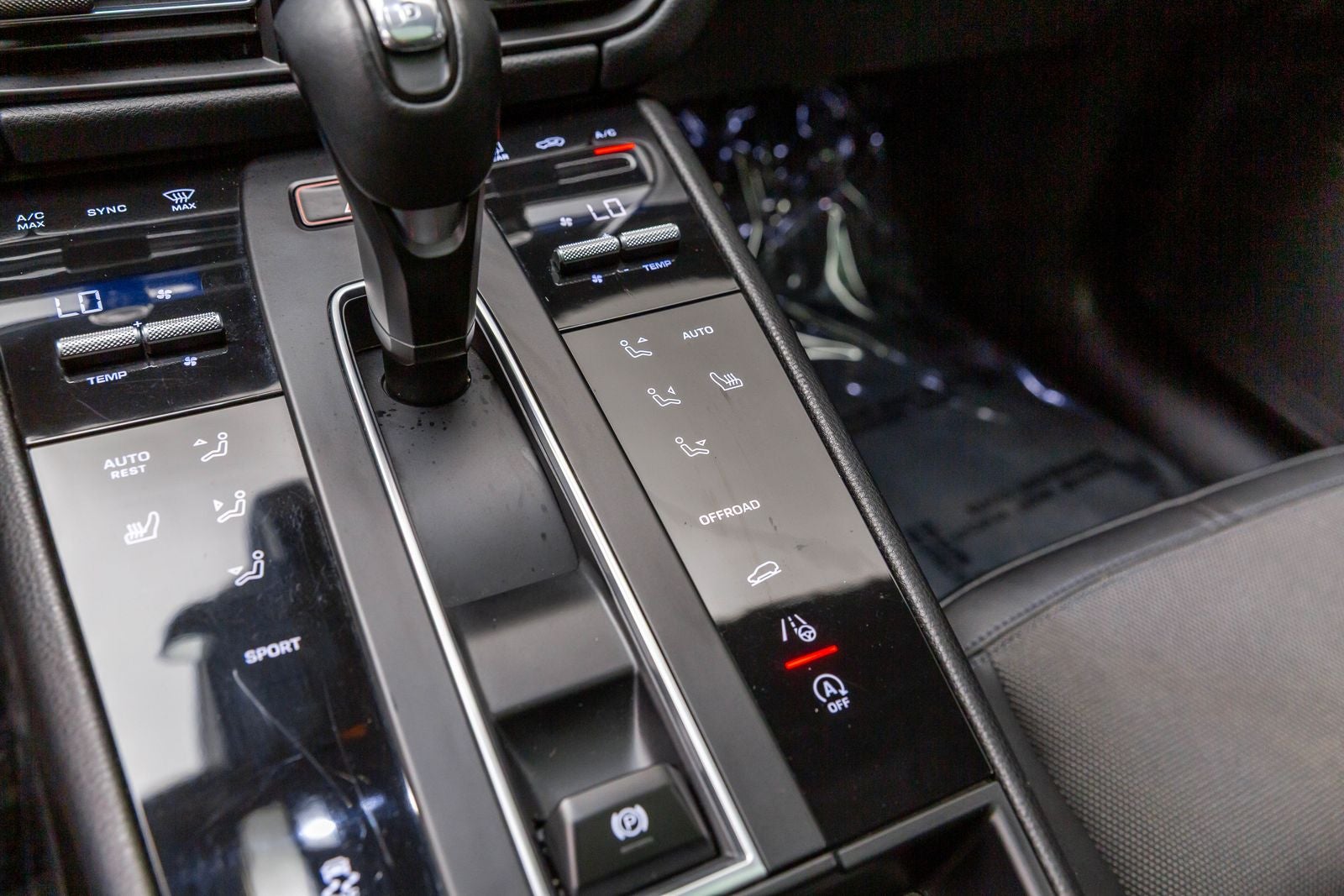 2022 Porsche Macan AWD