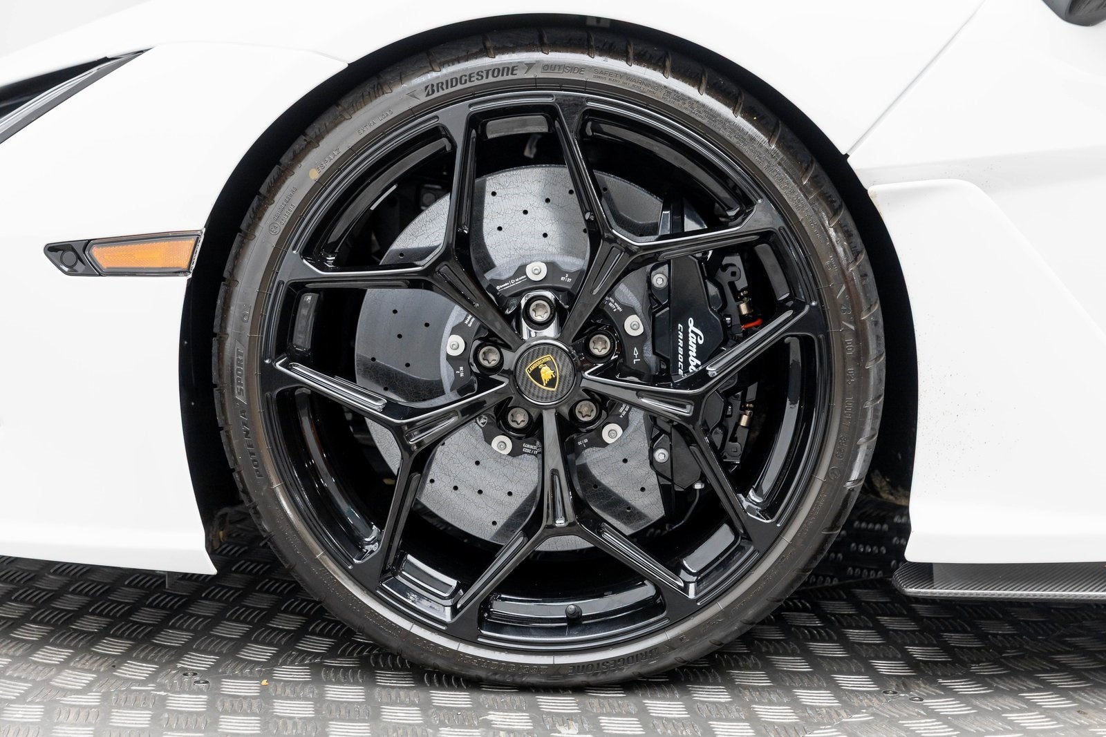 2024 Lamborghini Revuelto Coupe