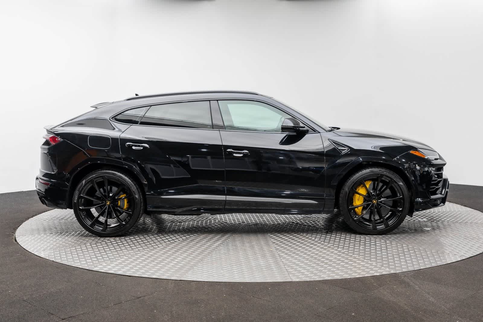 2022 Lamborghini Urus AWD