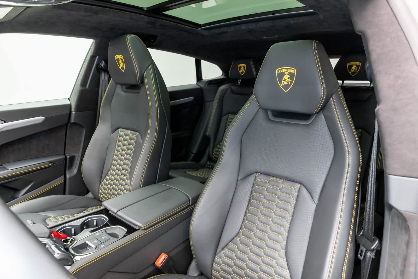 2022 Lamborghini Urus AWD