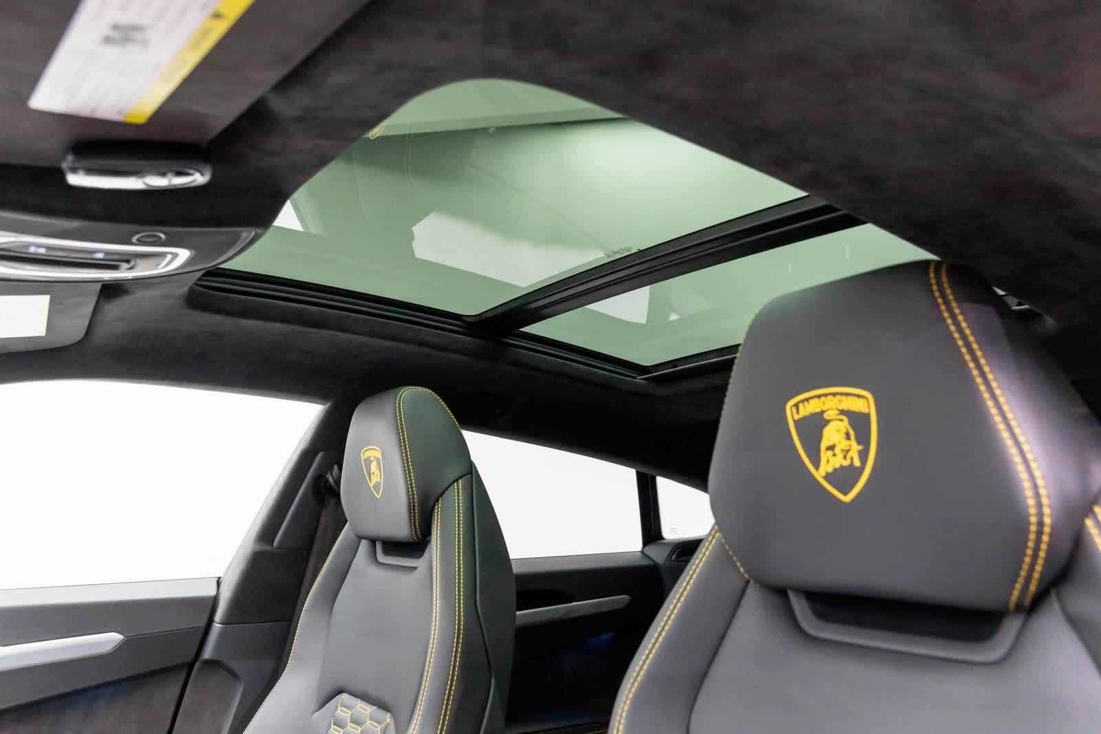 2022 Lamborghini Urus AWD