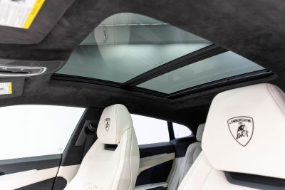2019 Lamborghini Urus AWD