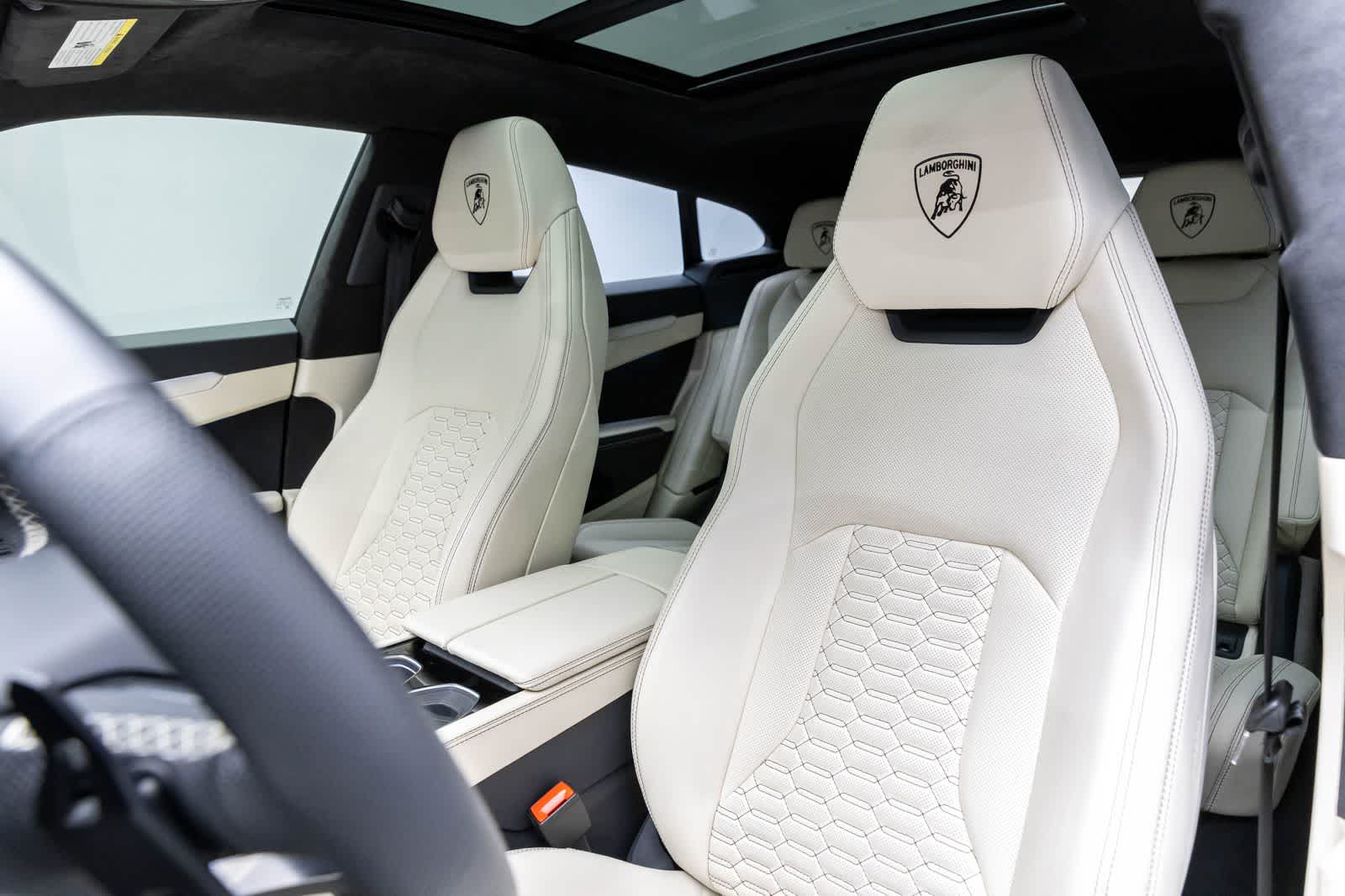 2019 Lamborghini Urus AWD