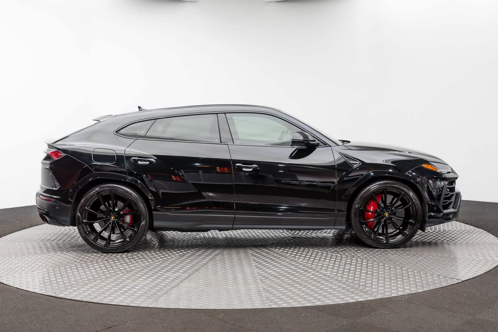 2022 Lamborghini Urus AWD