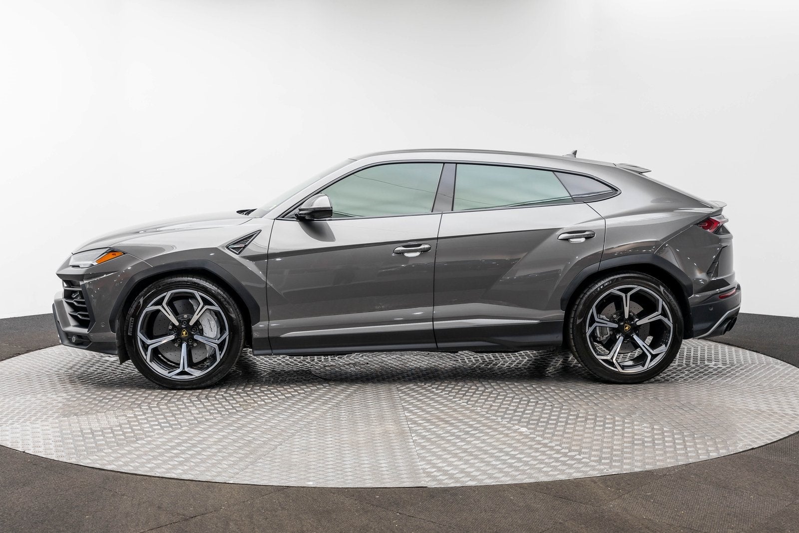 2022 Lamborghini Urus AWD