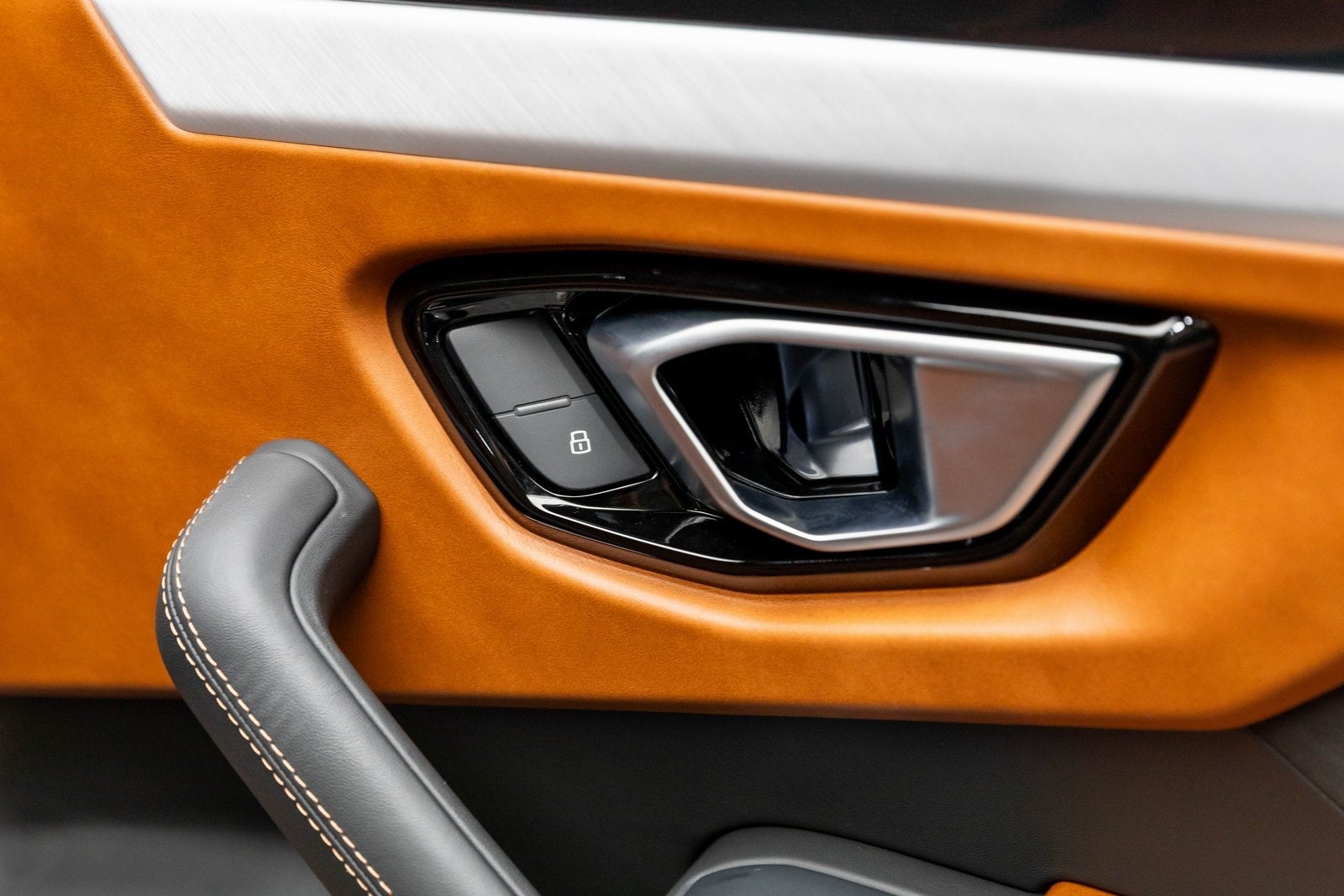 2022 Lamborghini Urus AWD