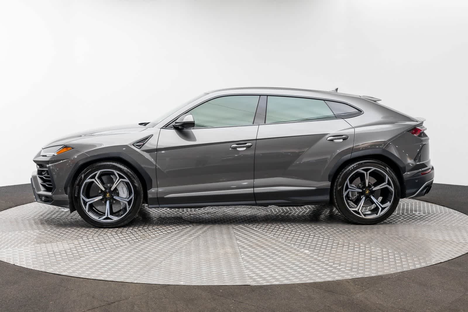 2022 Lamborghini Urus AWD